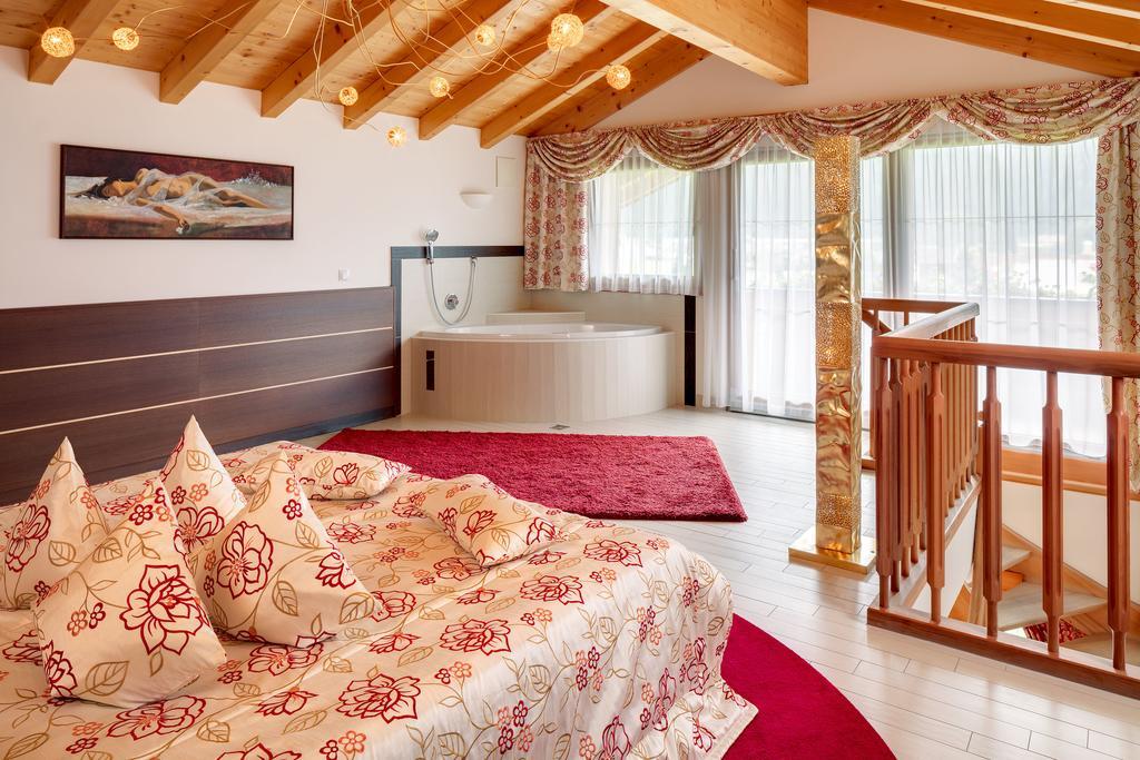Hotel Edenlehen Mayrhofen Ngoại thất bức ảnh